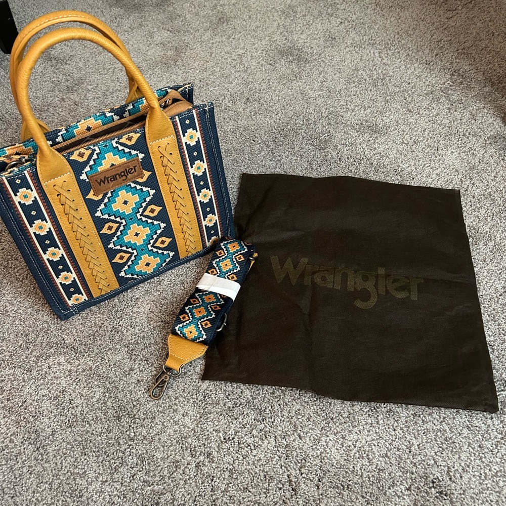 Wrangler Geometric Blue and Tan Tote